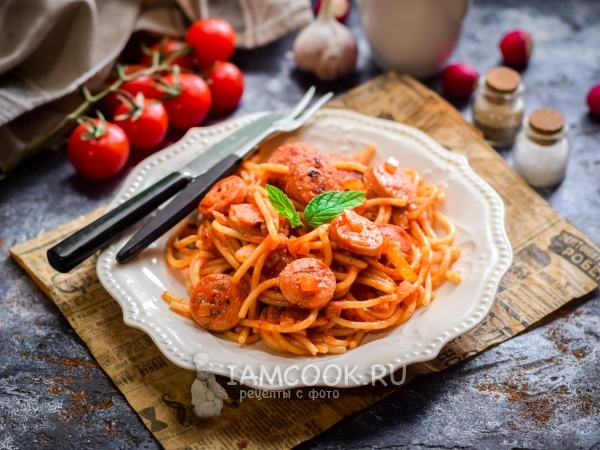 Макароны с сосисками в томатном соусе, рецепт с фото