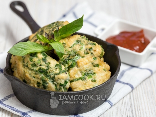Рубленые куриные оладьи со шпинатом на белках, рецепт с фото