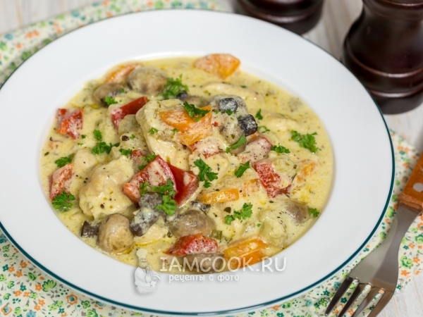 Фрикасе из курицы с грибами, овощами и вином, рецепт с фото