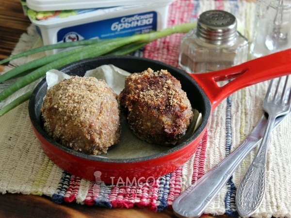 Мясные зразы с сыром Брынза и луком, рецепт с фото