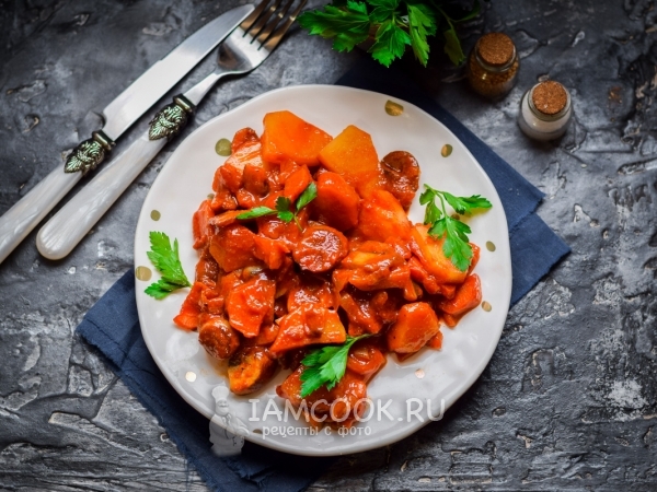 Тушеная картошка с грибами в томате, рецепт с фото