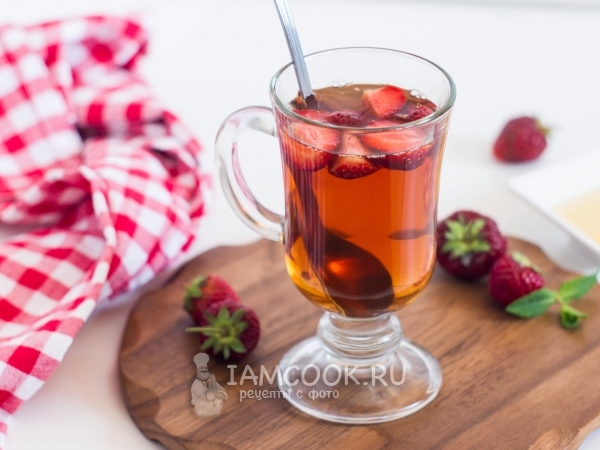 Чай с клубникой и мятой, рецепт с фото