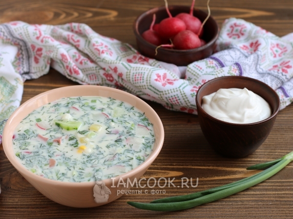 Окрошка на кефире с минералкой и сосисками, рецепт с фото