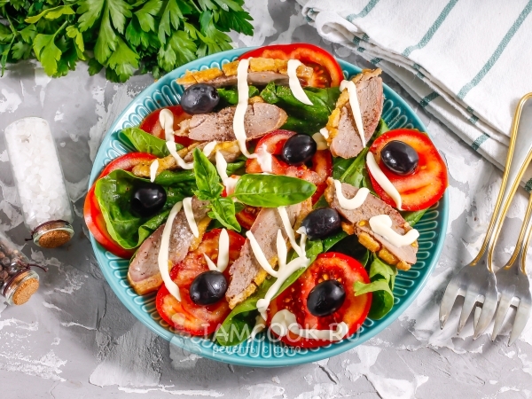 Салат с запеченной утиной грудкой, рецепт с фото