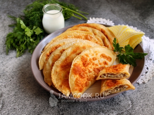 Хрустящие чебуреки из теста на кефире, рецепт с фото