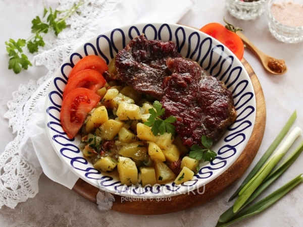 Отбивные из говядины с картошкой в духовке, рецепт с фото