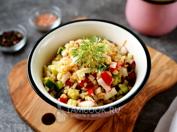 Салат из булгура с кольраби и овощами, рецепт с фото