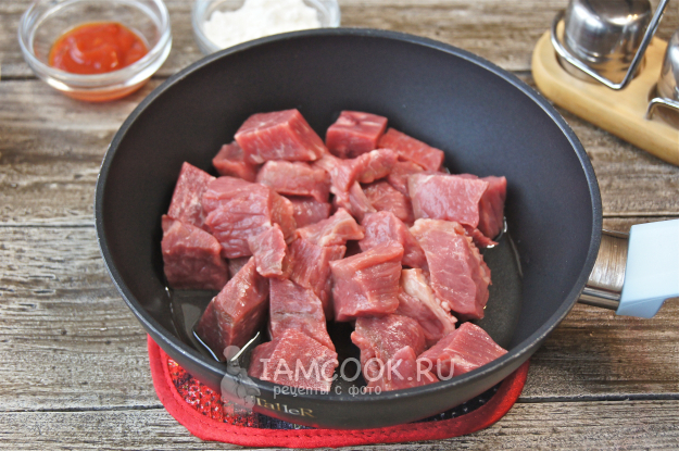 Обжарить говядину на сковороде
