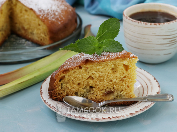 Заливной пирог с ревенем (на кефире), рецепт с фото