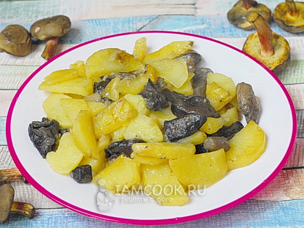 Жареные моховики с картошкой, рецепт с фото