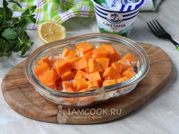 Тыква, запечённая в сметане в духовке, рецепт с фото