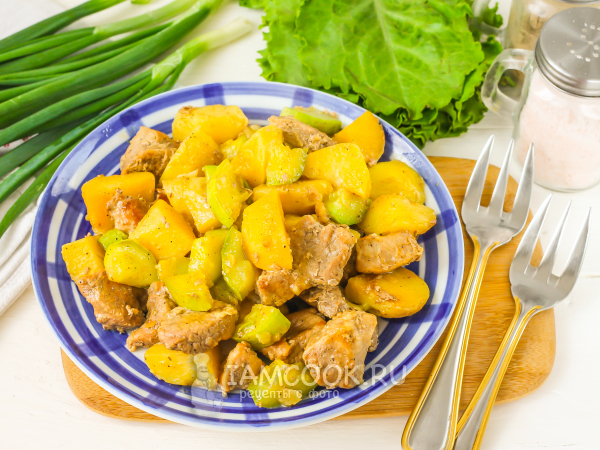 Рагу из свинины, молодого картофеля и кабачка, рецепт с фото