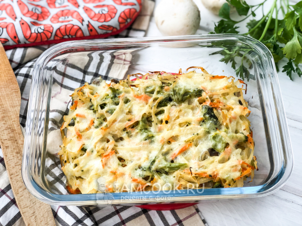 Капустная запеканка с индейкой и грибами, рецепт с фото