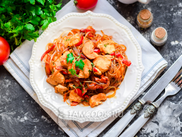 Фунчоза с курицей и сладким перцем, рецепт с фото