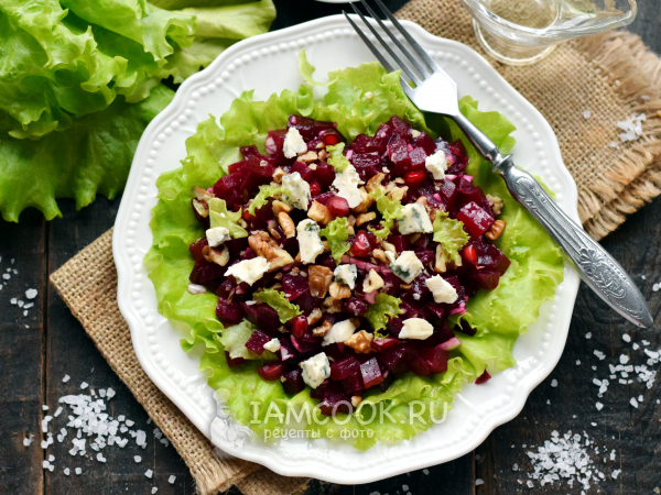 Салат со свеклой и сыром Дор Блю, рецепт с фото