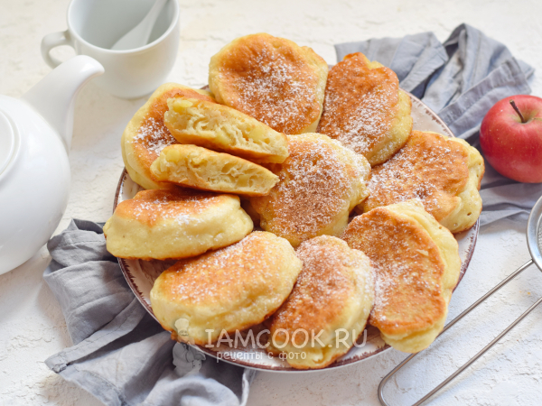 Оладьи на простокваше с яблоками, рецепт с фото