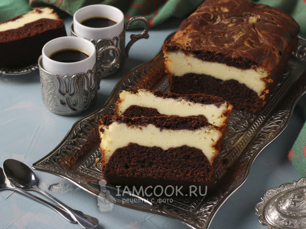 Пирог с какао и творожной начинкой, рецепт с фото