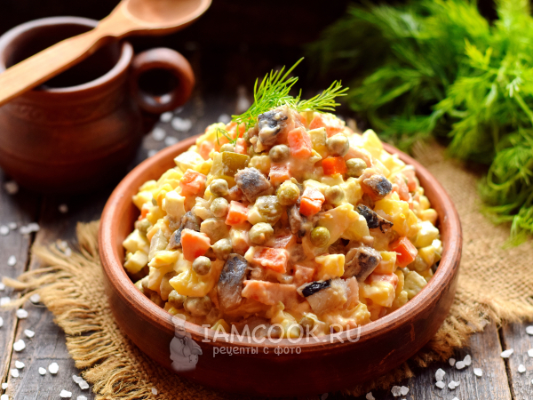 Салат Оливье с селедкой, рецепт с фото