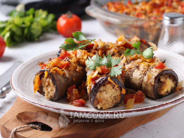 Рулетики из баклажанов с курицей, рецепт с фото