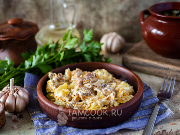 Картошка с лисичками в горшочках в духовке, рецепт с фото