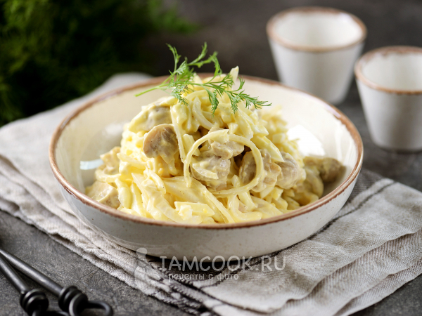 Салат «Нежность» с кальмарами, рецепт с фото