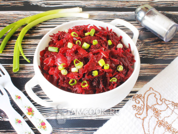 Тушёная свёкла с луком, рецепт с фото