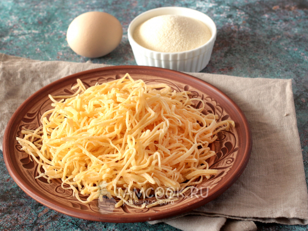 Домашняя лапша из манки, рецепт с фото