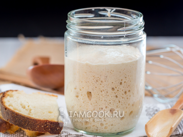 Пшеничная закваска для хлеба (из цельнозерновой и белой муки), рецепт с фото