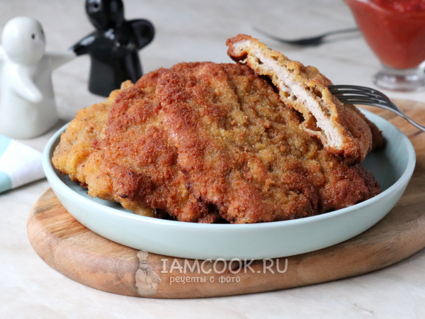 Свиной шницель в мультиварке, рецепт с фото