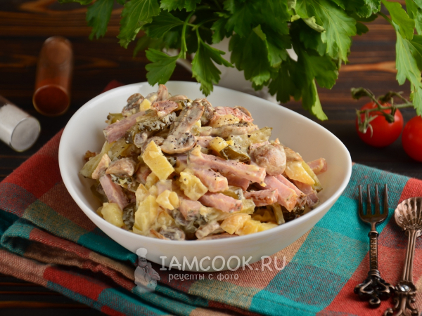 Салат «Охотник» с бужениной, рецепт с фото