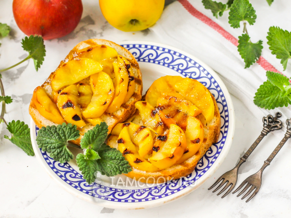 Тосты с яблоками на электрогриле, рецепт с фото