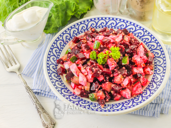 Салат из свеклы и моцареллы, рецепт с фото
