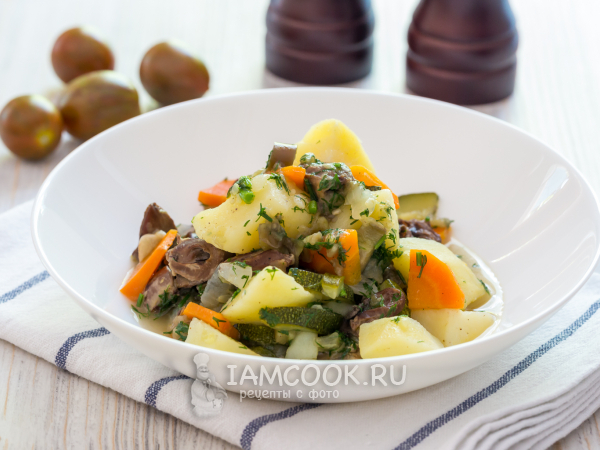 Тушеные куриные сердечки с картофелем и овощами, рецепт с фото