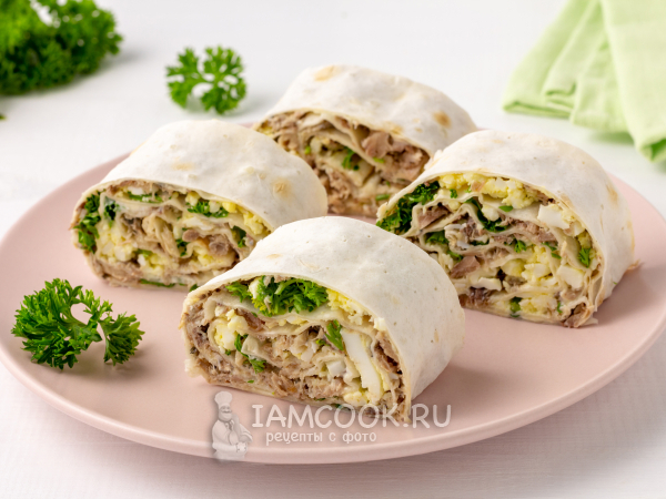 Рулет из лаваша со скумбрией, рецепт с фото