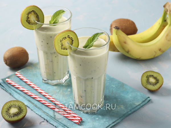 Смузи из киви, авокадо и банана на йогурте, рецепт с фото