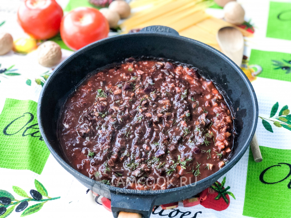 Томатный соус с грибами и орехами, рецепт с фото