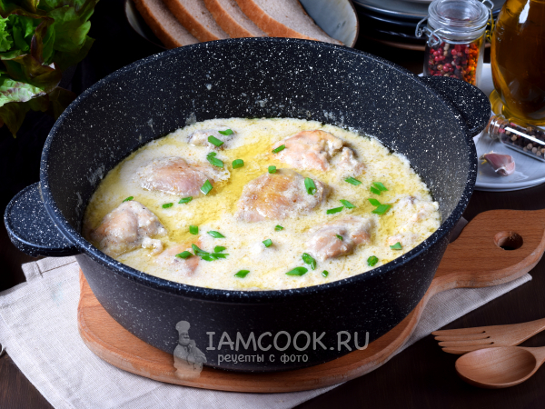 Курица в молочном соусе на сковороде, рецепт с фото