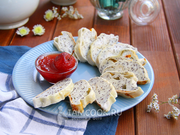 Рулет из лаваша с творогом и маком, рецепт с фото