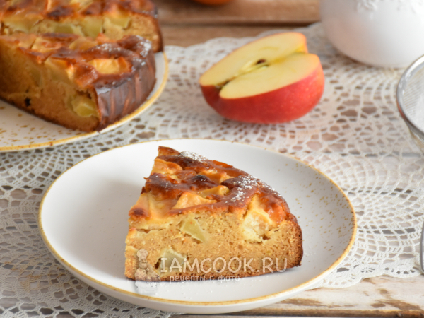 Пирог из нутовой муки (с яблоками), рецепт с фото
