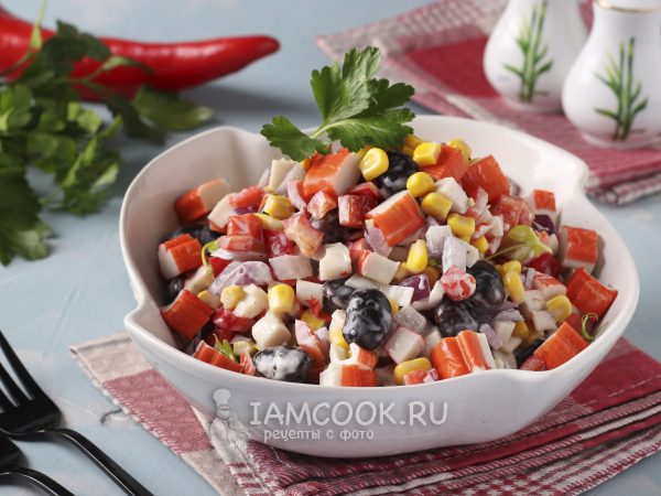 Салат с фасолью, кукурузой и крабовыми палочками, рецепт с фото