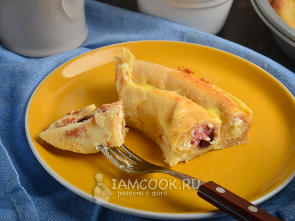 Блинный пирог с творогом и вишней, рецепт с фото