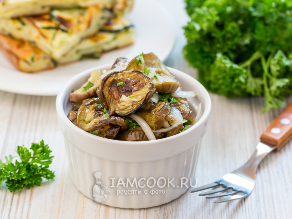 Быстрые маринованные баклажаны с чесноком и зеленью, рецепт с фото