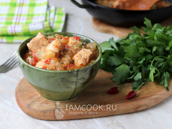 Тушеная курица с баклажанами и помидорами, рецепт с фото