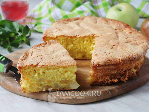 Шарлотка с яблоками и грушами, рецепт с фото