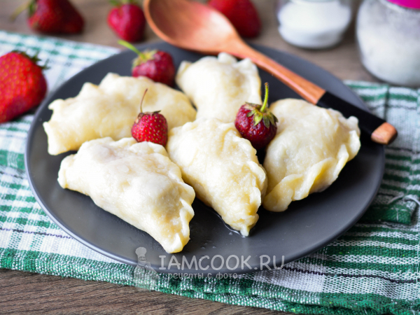 Вареники с клубникой (заварное тесто, на кипятке), рецепт с фото