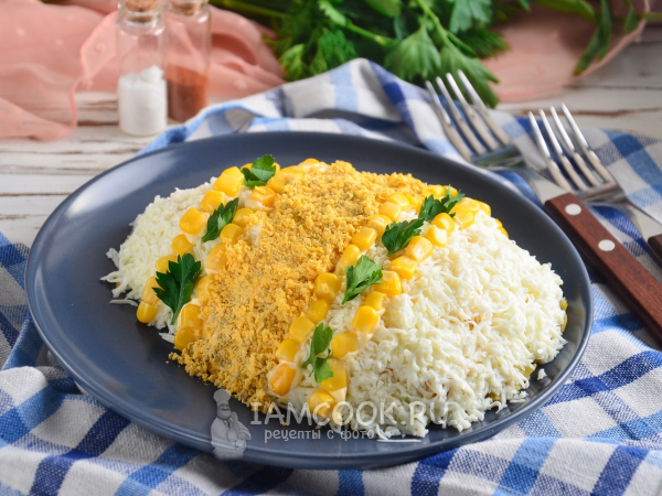 Салат «Пасхальное яйцо» с копченой курицей, рецепт с фото