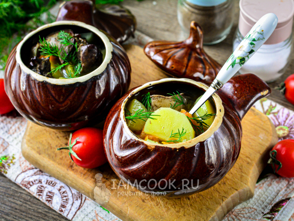 Куриная печень с картошкой в горшочках, рецепт с фото