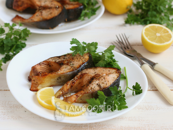 Стейки горбуши, запеченные в духовке, рецепт с фото