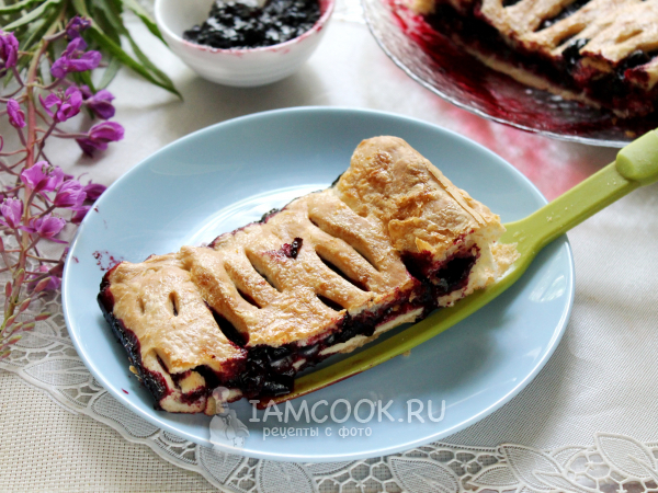 Пирог с жимолостью, рецепт с фото