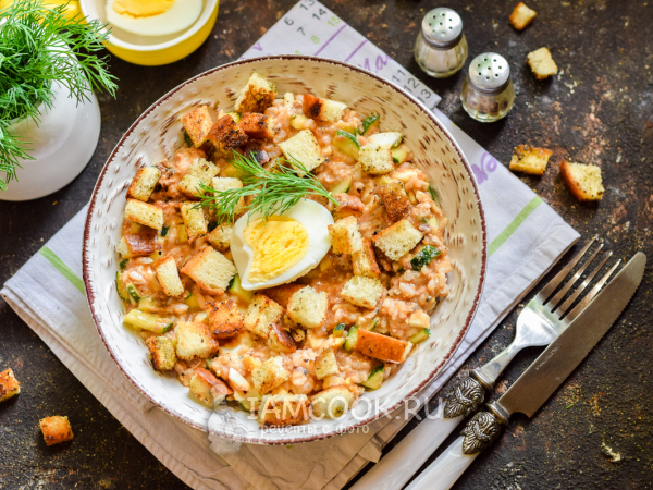 Салат из кильки в томате, рецепт с фото